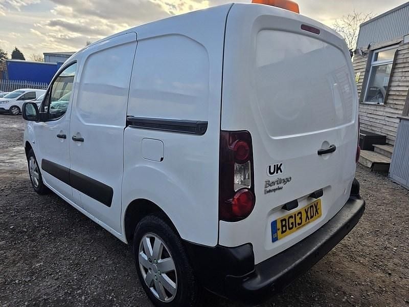 Used Citroën Berlingo 90 HP (66 kW) 2013 White MPV