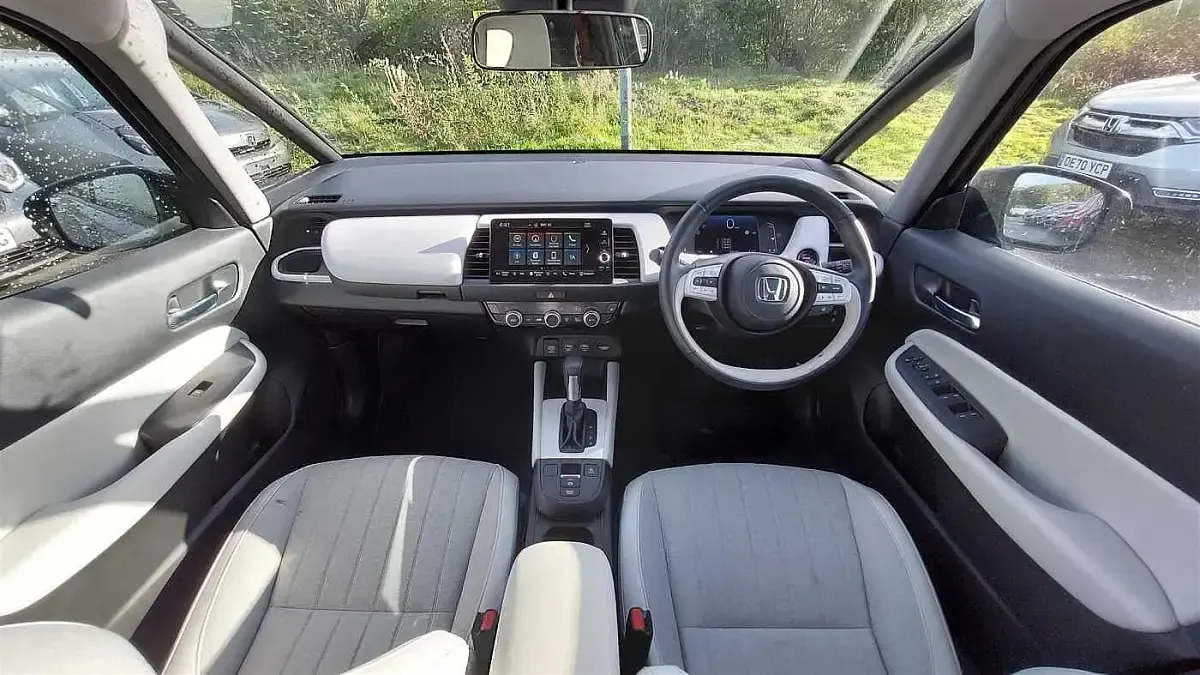 Used Honda Jazz Hybrid 109 HP (80 kW) 2022 Shining grey Hatchback
