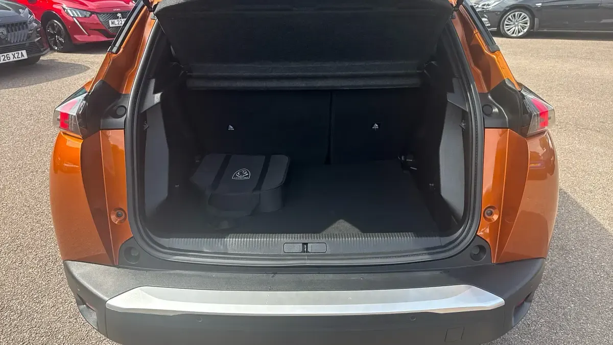 Used Peugeot e-2008 Active+ 100 kW (136 HP) 2023 Orange SUV