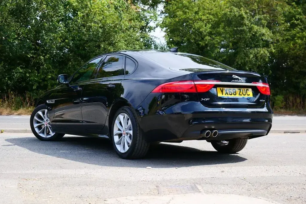 Used Jaguar XF R-Sport 180 HP (132 kW) 2018 Black Sedan