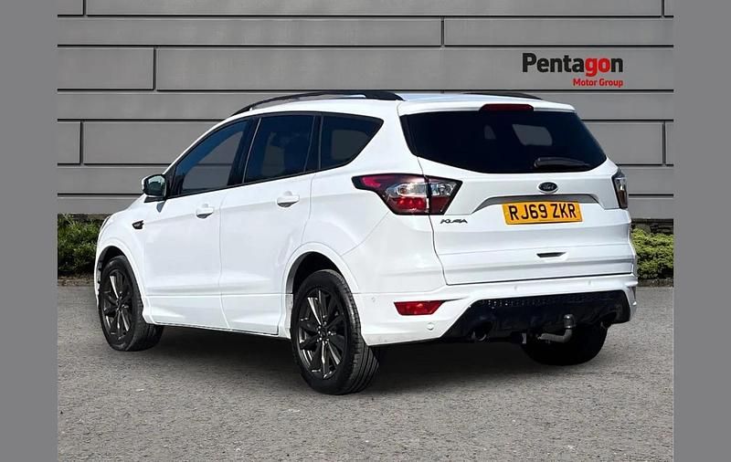 Used Ford Kuga ST-Line 150 HP (110 kW) 2019 White SUV