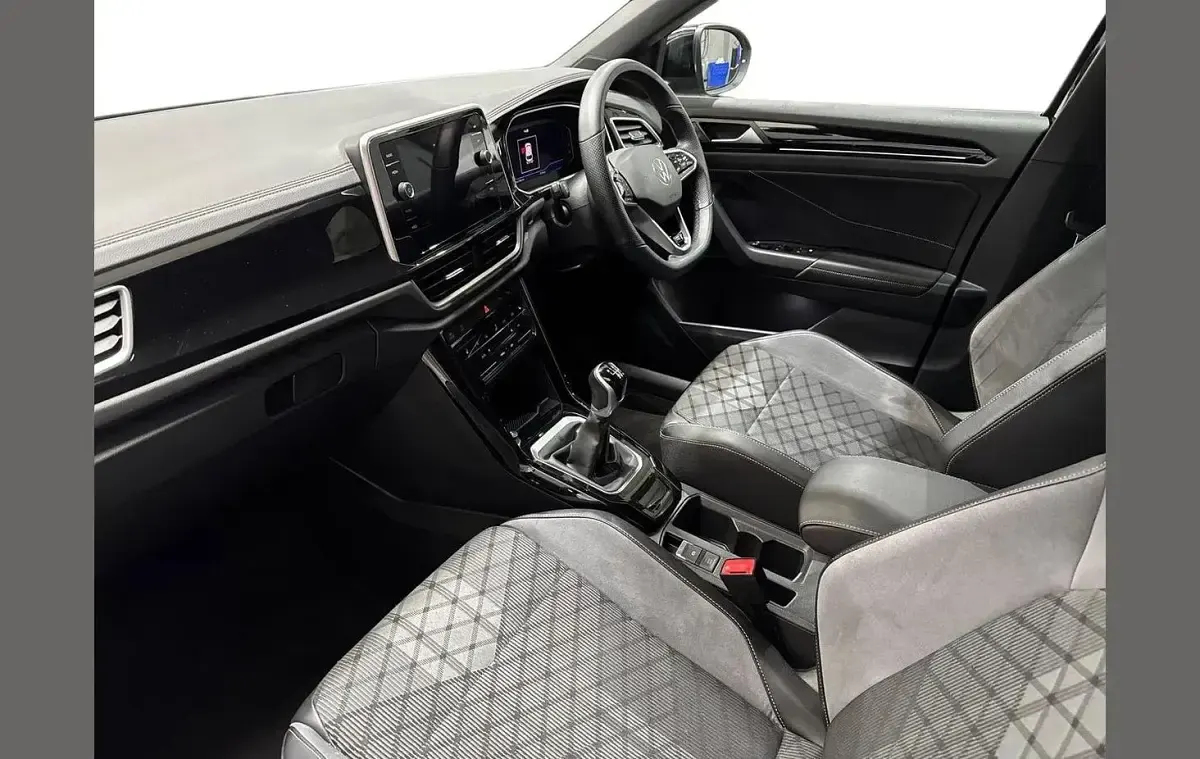 Used VW T-Roc R-line 150 HP (110 kW) 2023 Black SUV