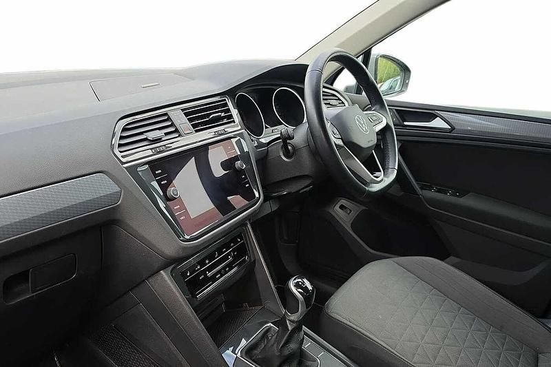 Used VW Tiguan Life 130 HP (95 kW) 2021 Grey SUV