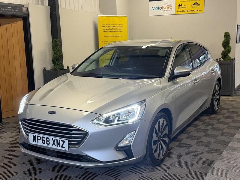 Used Ford Focus Zetec 100 HP (73 kW) 2018 Silver Hatchback
