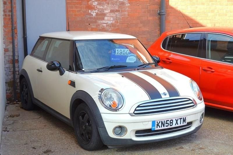 Used Mini ONE Hatch 95 HP (69 kW) 2008 White Hatchback