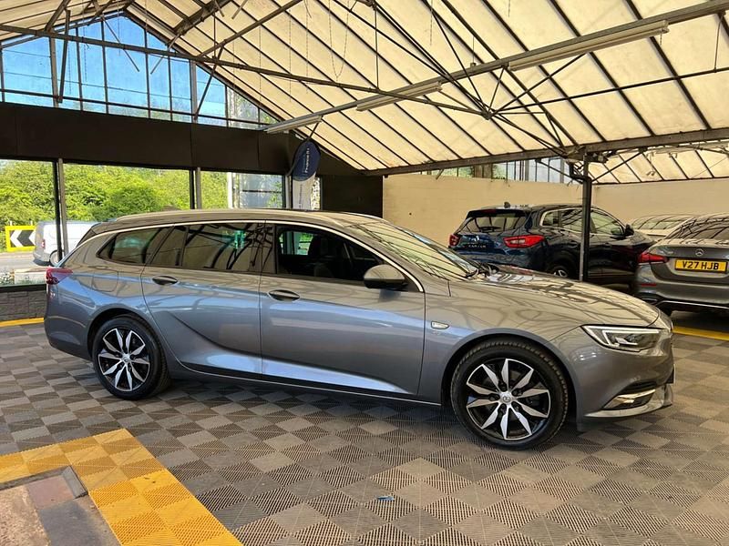 Used Vauxhall Insignia Elite 165 HP (121 kW) 2018 Grey Estate