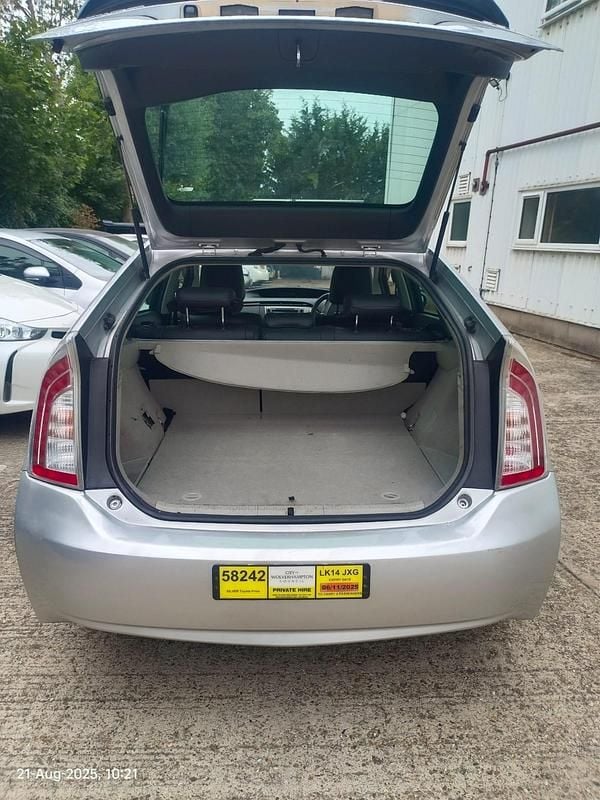 Used Toyota Prius 136 HP (100 kW) 2014 Silver Hatchback
