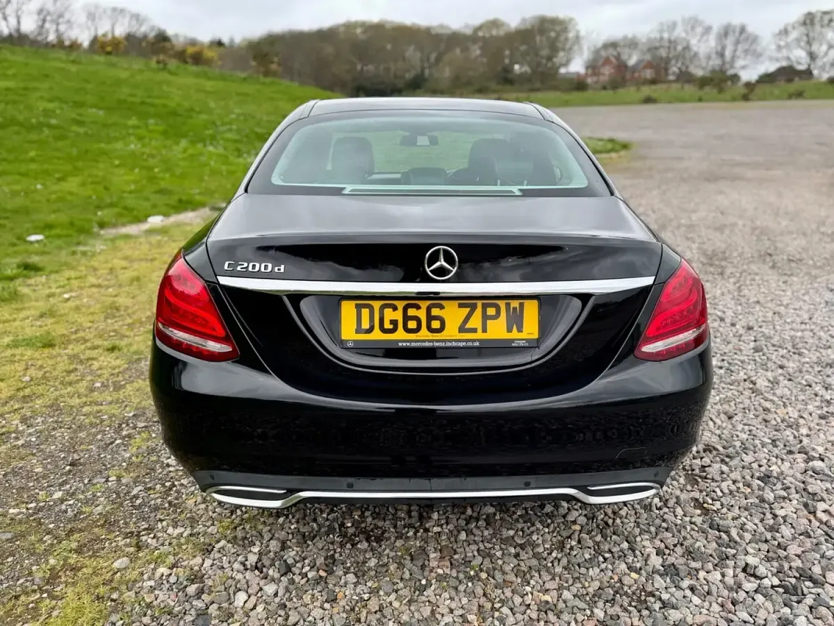 Used Mercedes C200 136 HP (100 kW) 2016 Black Sedan