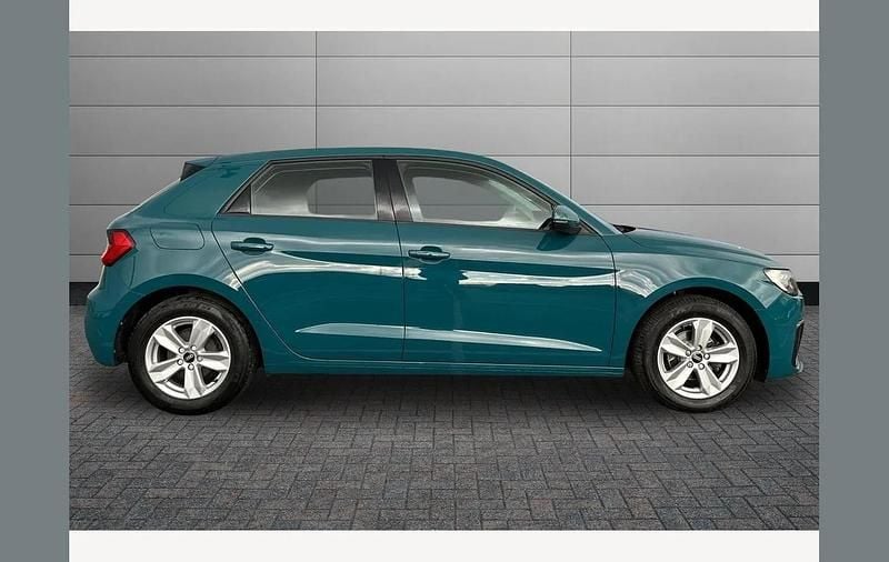 Used Audi A1 Design 95 HP (69 kW) 2021 Green SUV