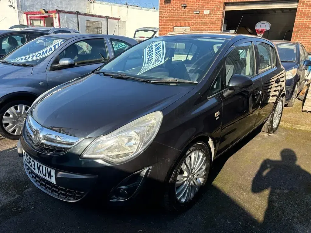 Used Vauxhall Corsa 85 HP (62 kW) 2013 Black Hatchback