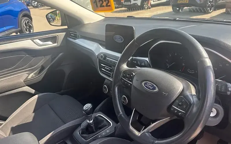 Used Ford Focus Zetec 120 HP (88 kW) 2021 Blue Hatchback