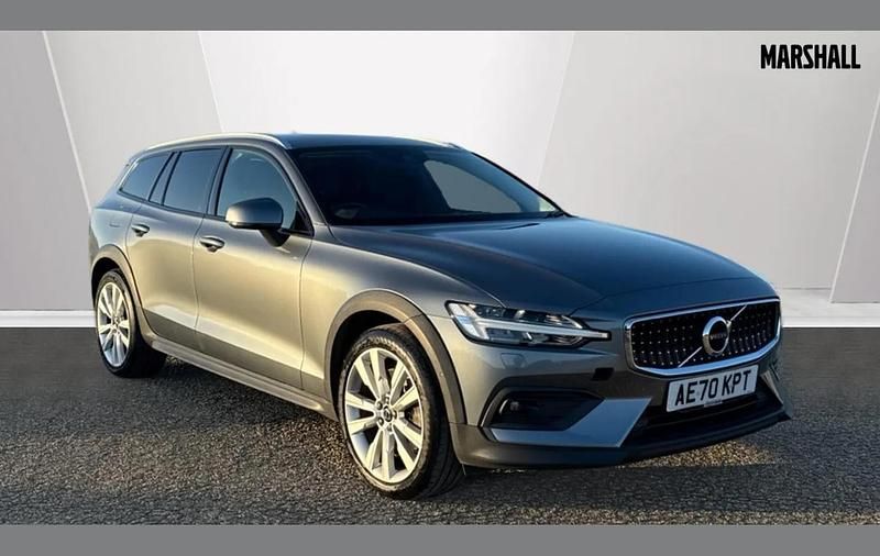 Usado Volvo V60 CC Plus 190 HP (139 kW) 2020 Cinzento Carrinha