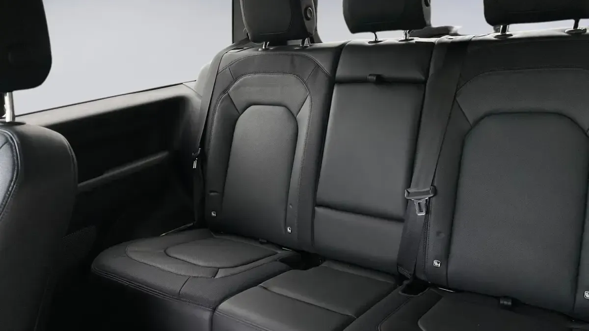 Usado Land Rover Defender HSE Dynamic 2024 Preto SUV