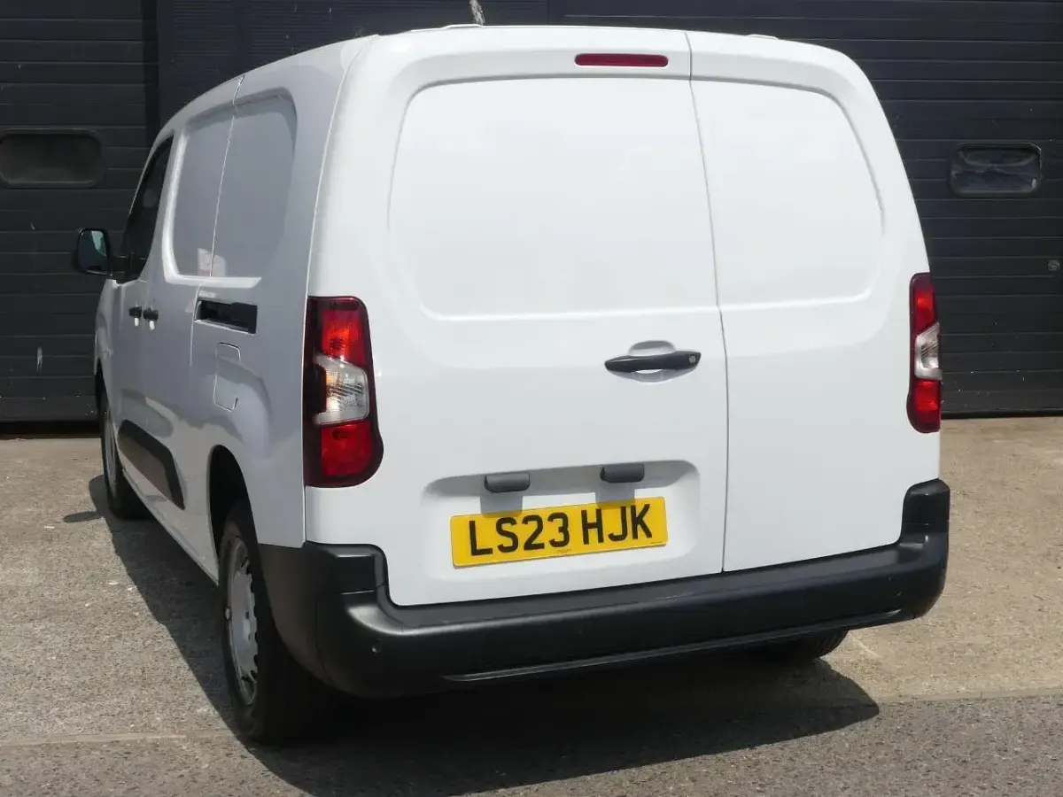 Used Peugeot Partner Premium 102 HP (75 kW) 2023 White MPV