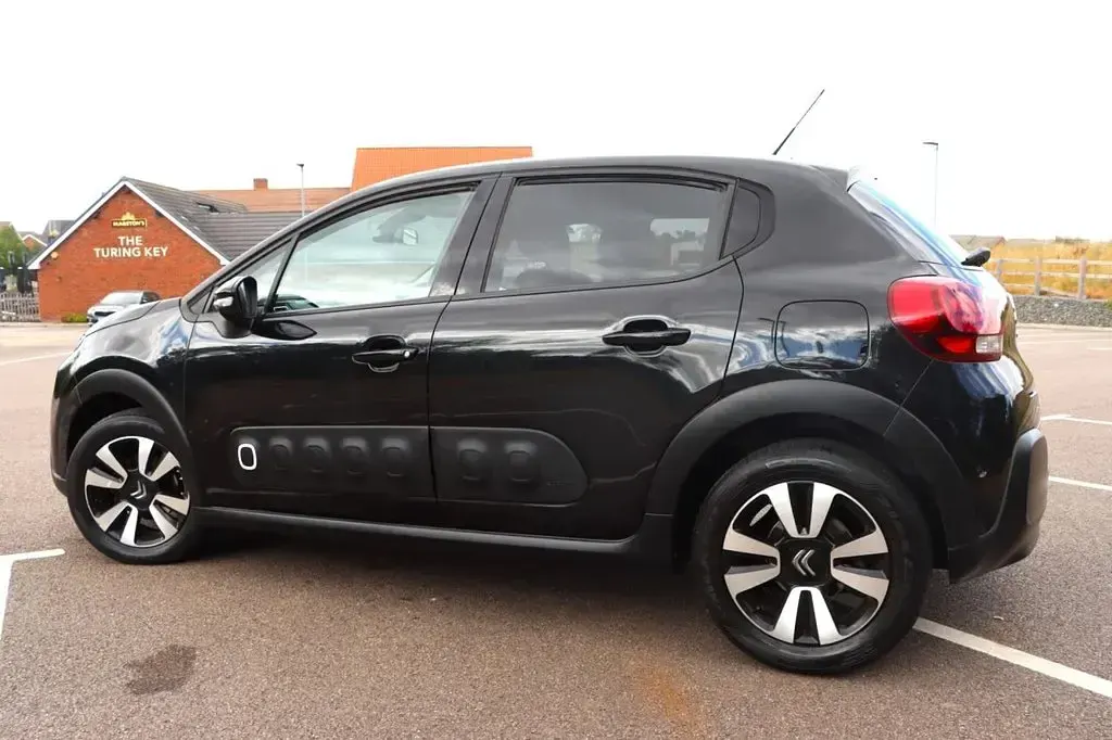 Used Citroën C3 Flair 110 HP (80 kW) 2017 Black Hatchback