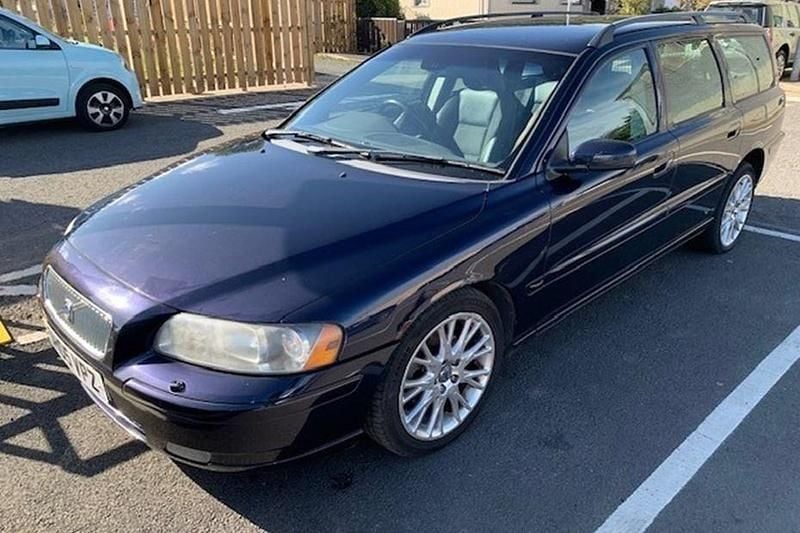 Blue Used 2005 Volvo V70 Estate | £1,500 (Good price) - Image 1/1