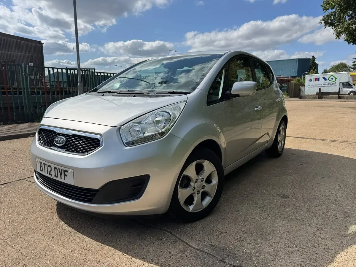 Used Kia Venga 123 HP (90 kW) 2012 Silver Hatchback