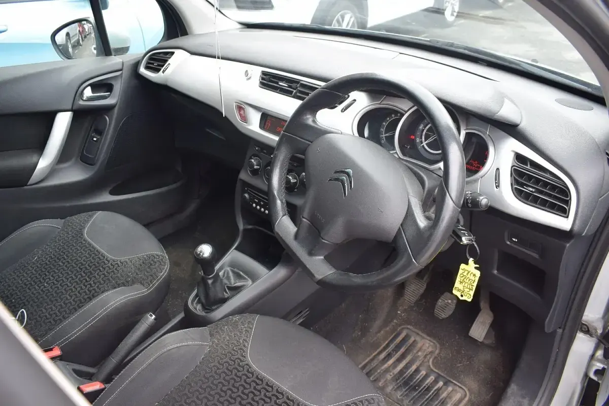 Used Citroën C3 VTR Sport 75 HP (55 kW) 2010 Silver Hatchback