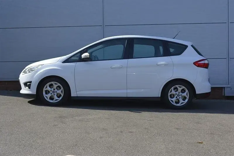 Used Ford C-MAX Zetec 125 HP (91 kW) 2013 White MPV