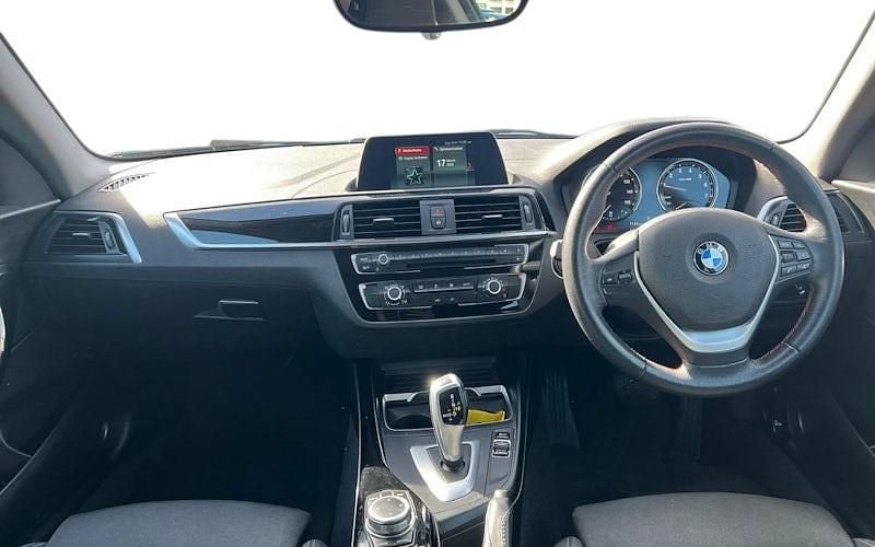 Used BMW 118 Sport Line 136 HP (100 kW) 2018 Blue Hatchback