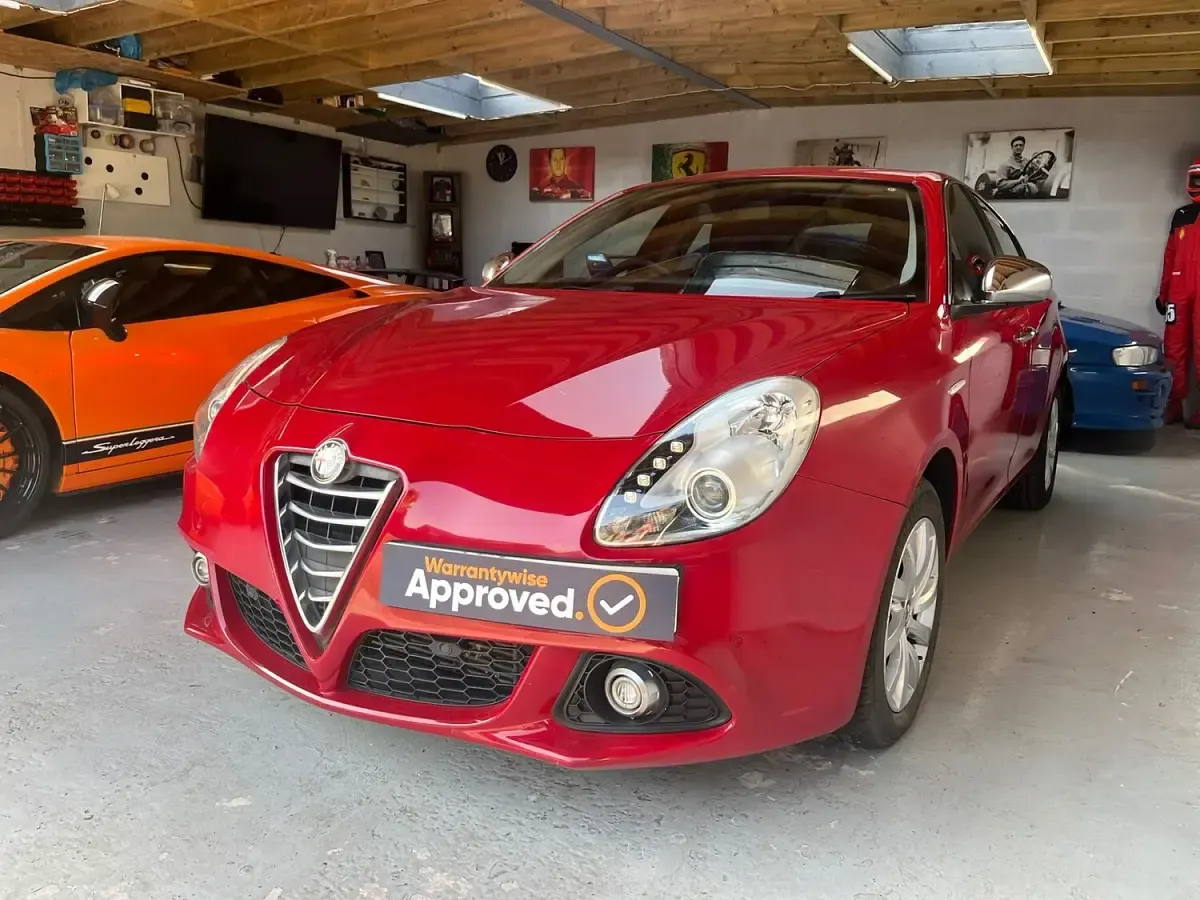 Used Alfa Romeo Giulietta Distinctive 2015 Red Hatchback