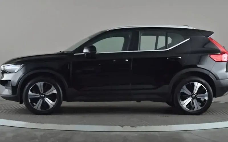 Used Volvo XC40 Core 211 HP (155 kW) 2022 Black SUV