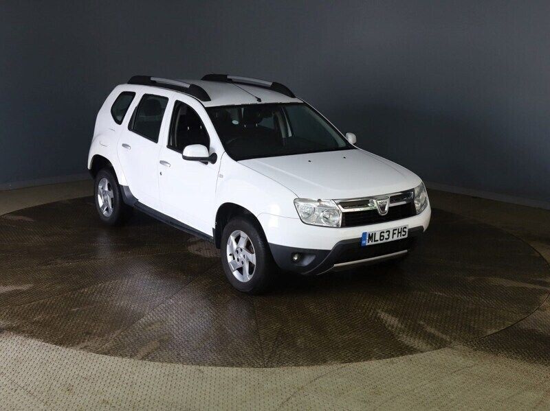White Used 2013 Dacia Duster Lauréate SUV | £4,495 (Fair price) - Image 1/4
