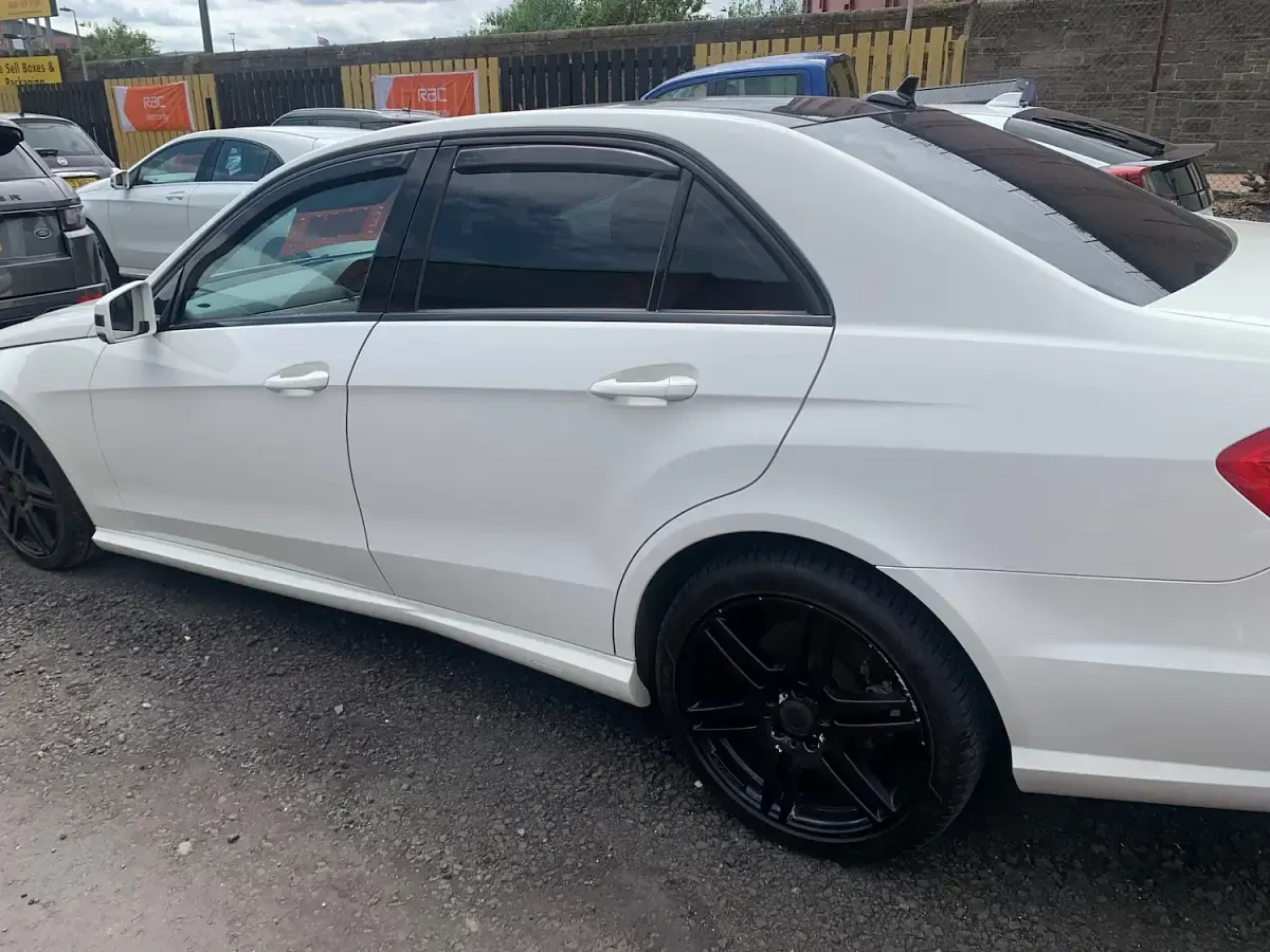 Used Mercedes E250 2010 White Sedan