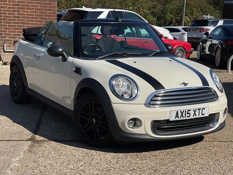 White Used 2015 Mini ONE Hatchback | £5,899 (Good price) - Image 1/4