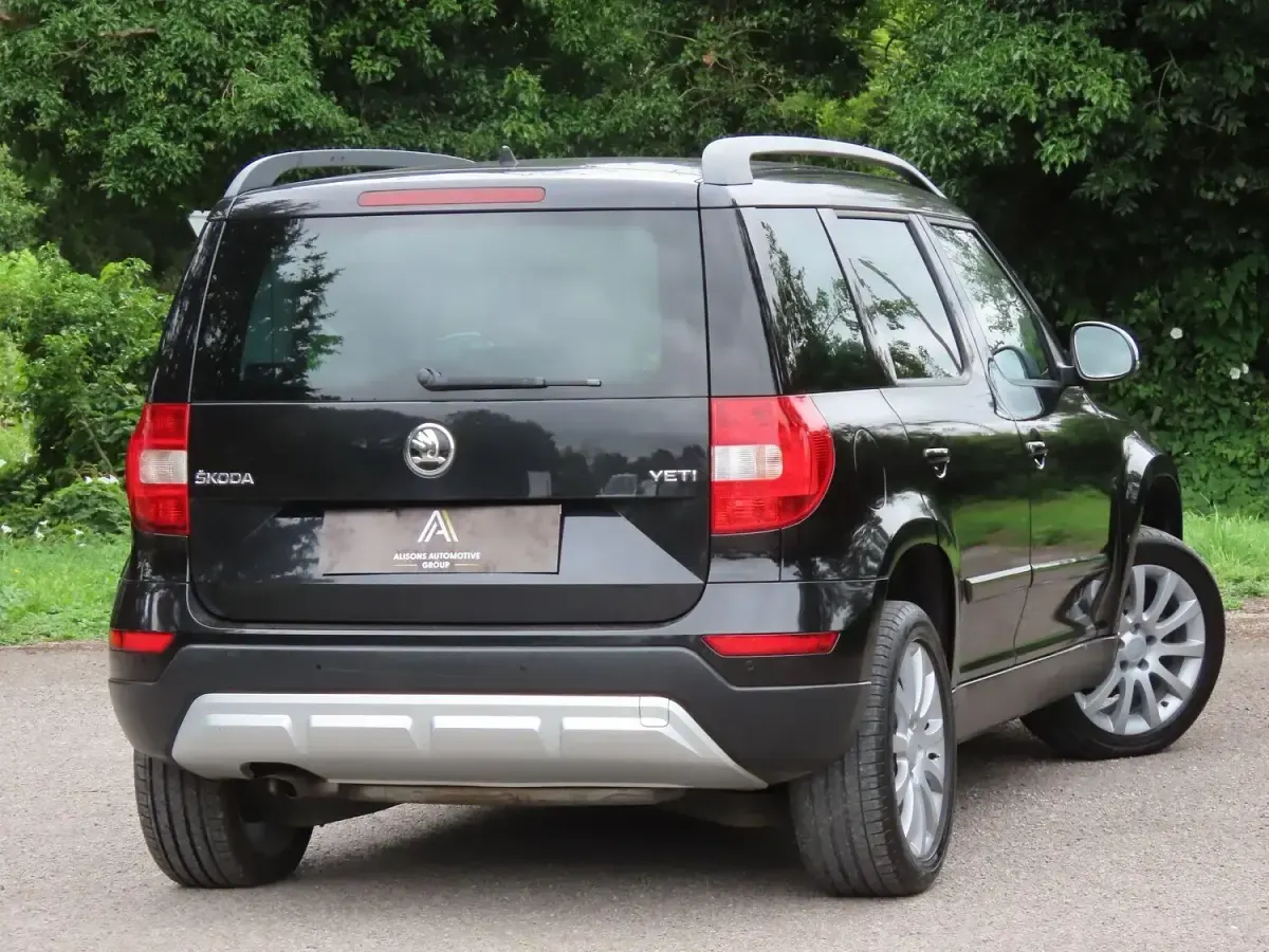 Used Skoda Yeti SE 110 HP (80 kW) 2016 Black SUV