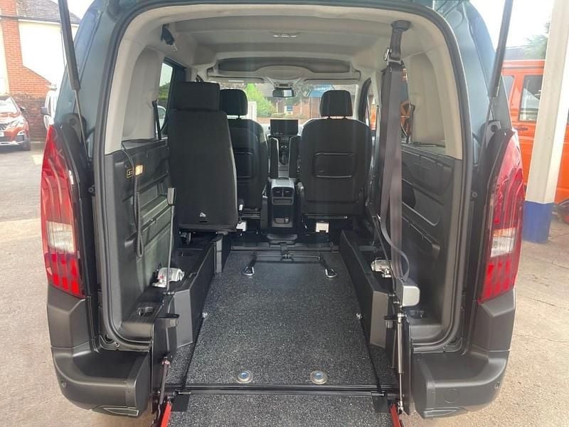 New Peugeot Rifter Allure 2025 Blue MPV