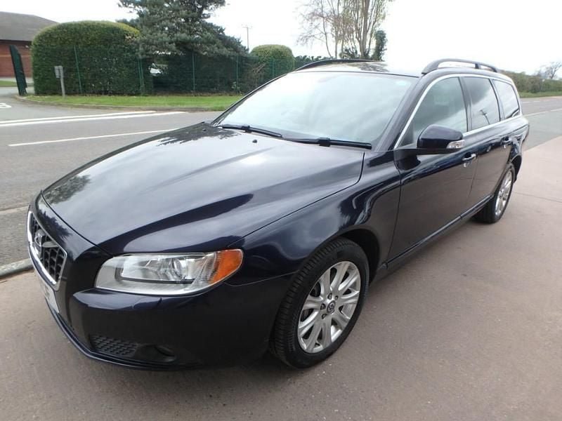 Used Volvo V70 SE Lux 2010 Blue Estate