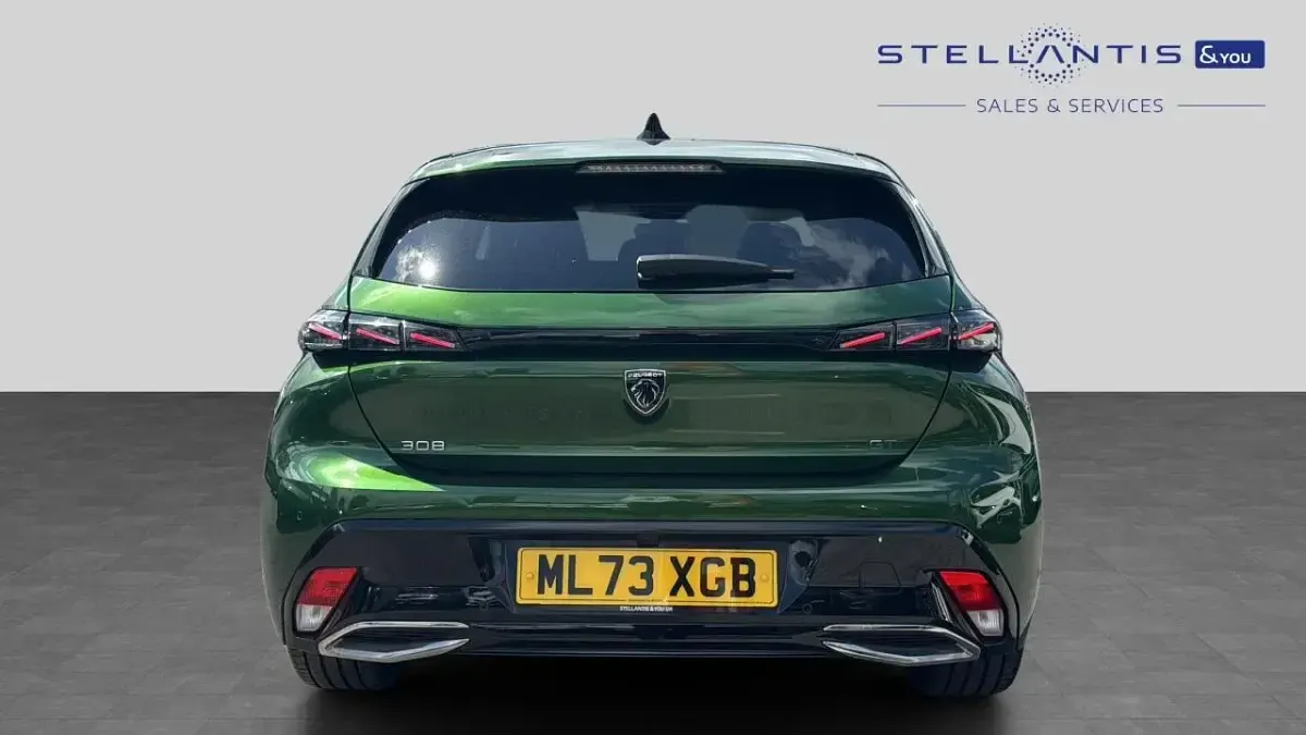 Used Peugeot 308 GT 129 HP (94 kW) 2023 Green Hatchback