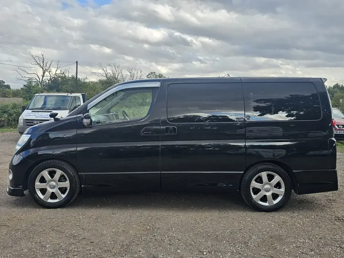 Used Nissan Elgrand 2009 Black MPV