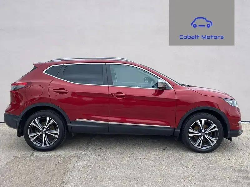 Used Nissan Qashqai N-Connecta 115 HP (84 kW) 2019 Red SUV