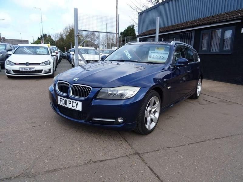 Used BMW 318 Exclusive 2011 Blue Estate