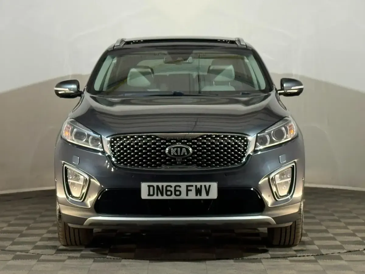 Used Kia Sorento 200 HP (147 kW) 2016 Grey SUV