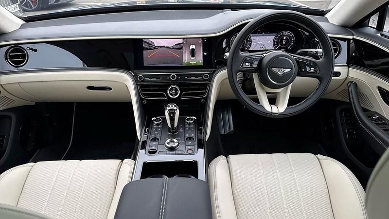 New Bentley Flying Spur 680 HP (500 kW) 2026 Grey Sedan