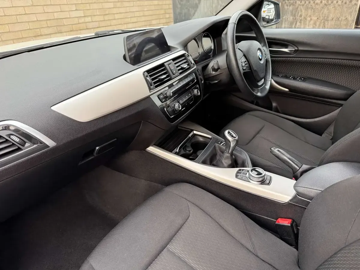 Used BMW 116 Performance 116 HP (85 kW) 2017 White Hatchback
