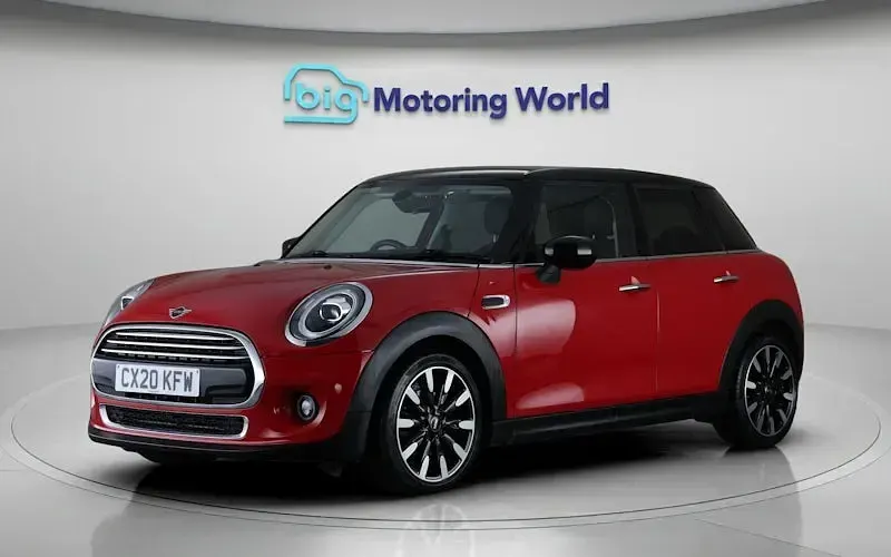 Usado Mini Cooper Exclusive 136 HP (100 kW) 2020 Vermelho Citadino