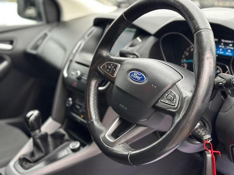 Used Ford Focus Zetec 2015 Silver Hatchback