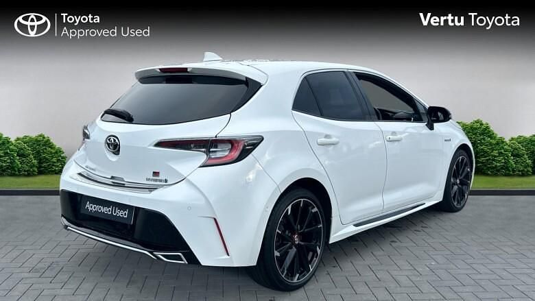 Used Toyota Corolla Sport 122 HP (89 kW) 2022 White Hatchback