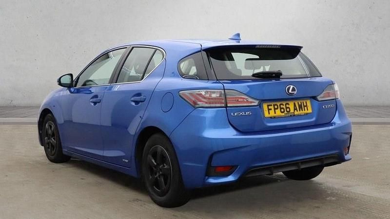 Used Lexus CT200h 136 HP (100 kW) 2016 Blue Hatchback