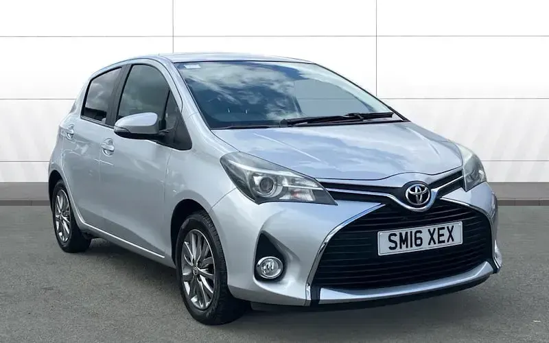 Used Toyota Yaris 99 HP (72 kW) 2016 Hatchback