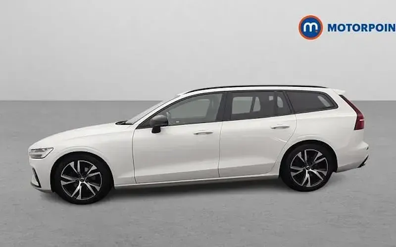 Used Volvo V60 R-Design 197 HP (144 kW) 2021 White Estate