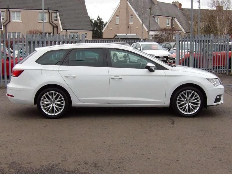 Used Seat Leon SE Dynamic 2017 White Estate