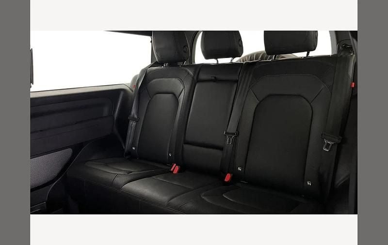 Used Land Rover Defender SE Dynamic 249 HP (183 kW) 2023 Green SUV