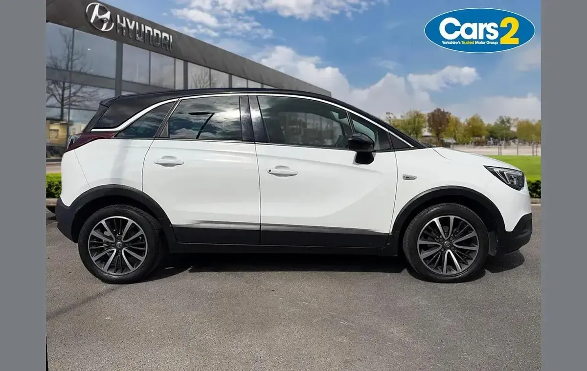 Used Vauxhall Crossland X Elite 102 HP (75 kW) 2019 White SUV