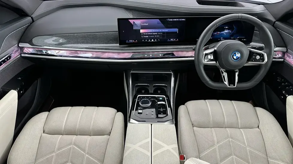 Used BMW i7 M Sport 330 kW (449 HP) 2025 Grey Sedan