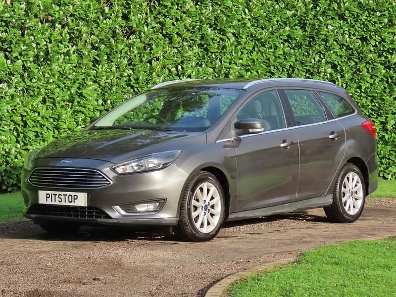 Usado Ford Focus Titanium 2018 Cinzento Carrinha